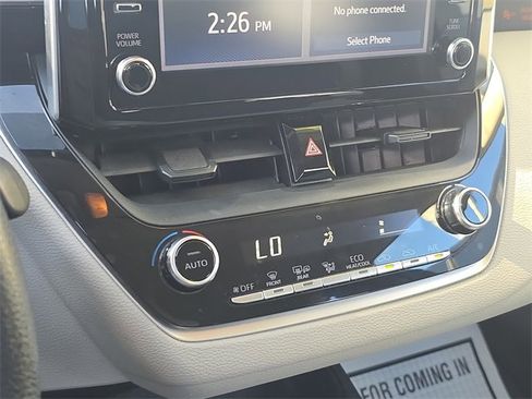 Used 2020 Toyota Corolla LE image 25