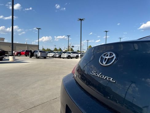 Used 2004 Toyota Solara SE FWD image 7