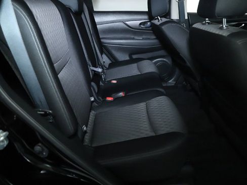 Used 2019 Nissan Rogue SV w/ Premium Package image 34