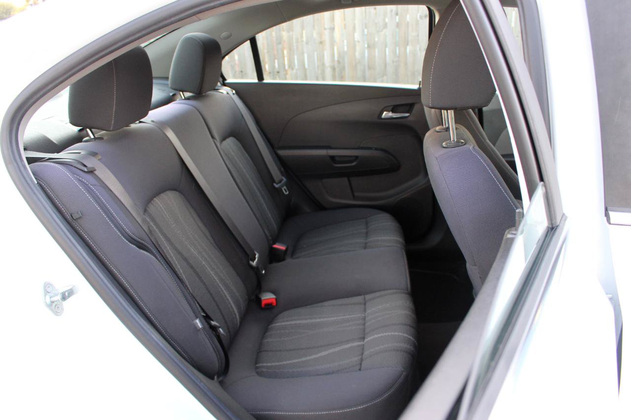 Used 2018 Chevrolet Sonic LT FWD image 34