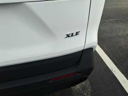 Used 2024 Toyota RAV4 XLE w/ Convenience Package image 5