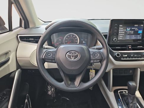 Used 2022 Toyota Corolla Cross L FWD image 44