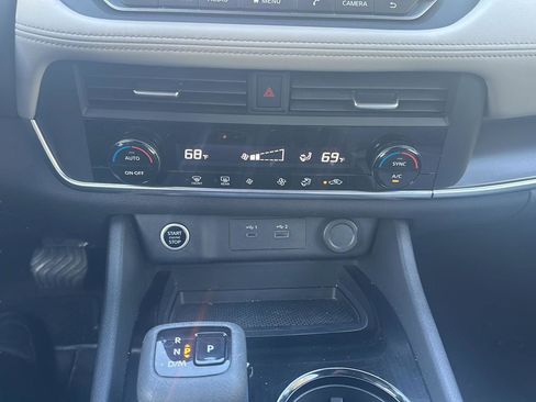 Used 2023 Nissan Rogue SV AWD/4WD image 17