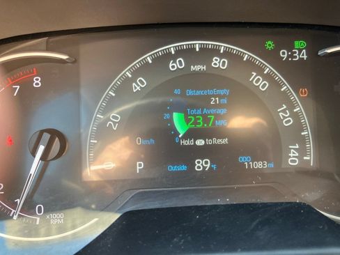 Used 2025 Toyota RAV4 XLE FWD image 10