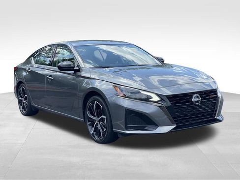 Certified 2025 Nissan Altima 2.5 SR AWD/4WD image 3