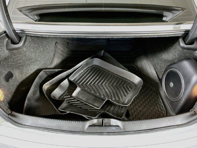 Used 2022 Chrysler 300 Touring L w/ Popular Equipment Group RWD image 26