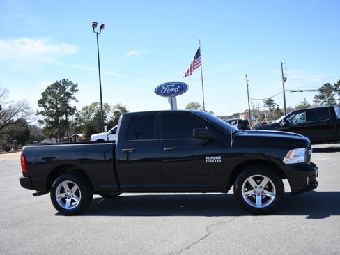 Used 2018 RAM 1500 Express image 1