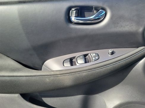Used 2023 Nissan Leaf S image 15