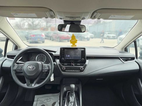 Used 2022 Toyota Corolla LE FWD image 12