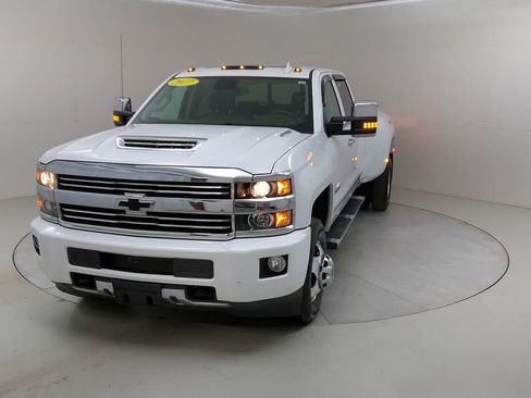 Used 2017 Chevrolet Silverado 3500 High Country image 8