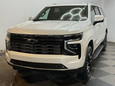 Used 2025 Chevrolet Suburban High Country w/ Sun And Tow Package image 5