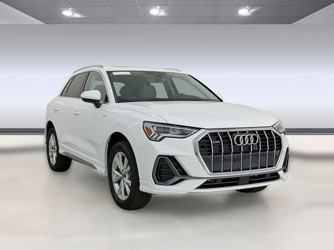 Used 2025 Audi Q3 2.0T Premium w/ Convenience Package image 7
