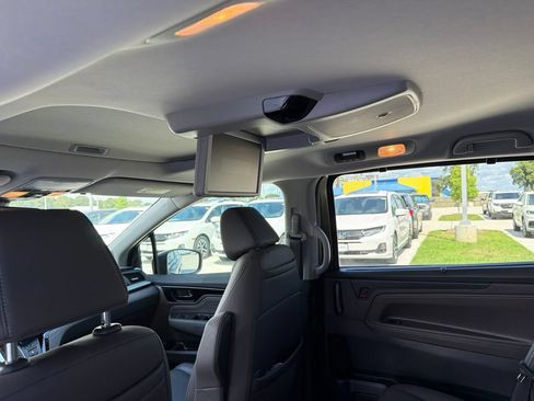 Used 2022 Honda Odyssey Touring image 11