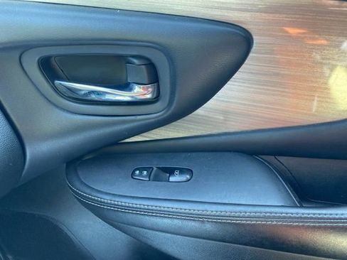 Used 2017 Nissan Murano S w/ Navigation Package image 19
