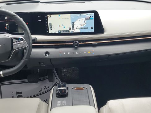 Used 2023 Nissan Ariya FWD image 16