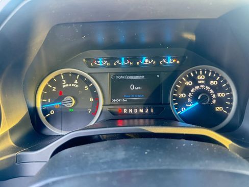 Used 2016 Ford F150 XLT w/ Equipment Group 301A Mid RWD image 4