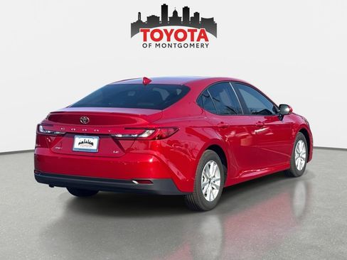 Used 2026 Toyota Camry LE w/ Convenience Package image 3