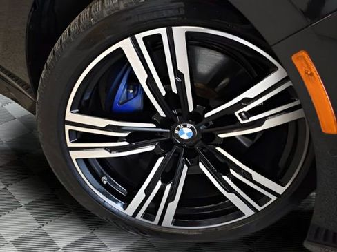 Used 2023 BMW 760i xDrive AWD/4WD image 30
