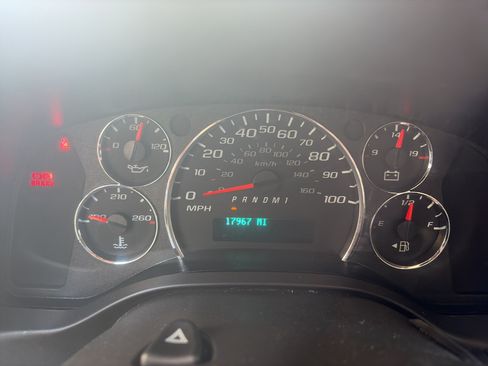 Used 2024 Chevrolet Express 2500 w/ Driver Convenience Package RWD image 13