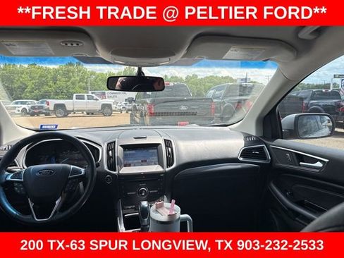 Used 2016 Ford Edge Titanium FWD image 9