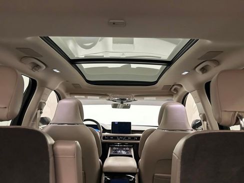 Used 2020 Lincoln Aviator Reserve w/ Equipment Group 202A image 27