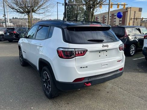 Used 2024 Jeep Compass Trailhawk image 9