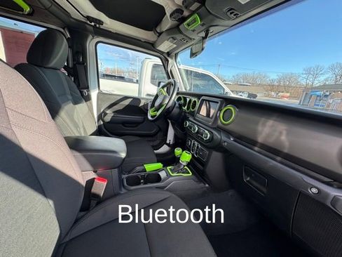 Used 2022 Jeep Gladiator Sport image 8