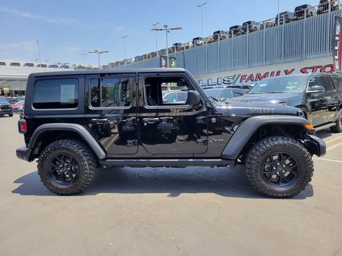 Used 2025 Jeep Wrangler Unlimited Sport AWD/4WD image 30