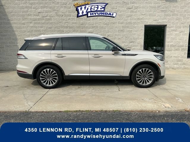 Used 2020 Lincoln Aviator Reserve w/ Elements Package Plus AWD/4WD image 12