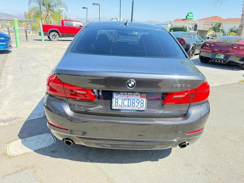 Used 2019 BMW 530e w/ Convenience Package image 8