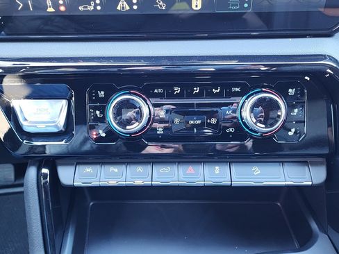 New 2026 GMC Sierra 1500 AT4 w/ AT4 Premium Package image 29