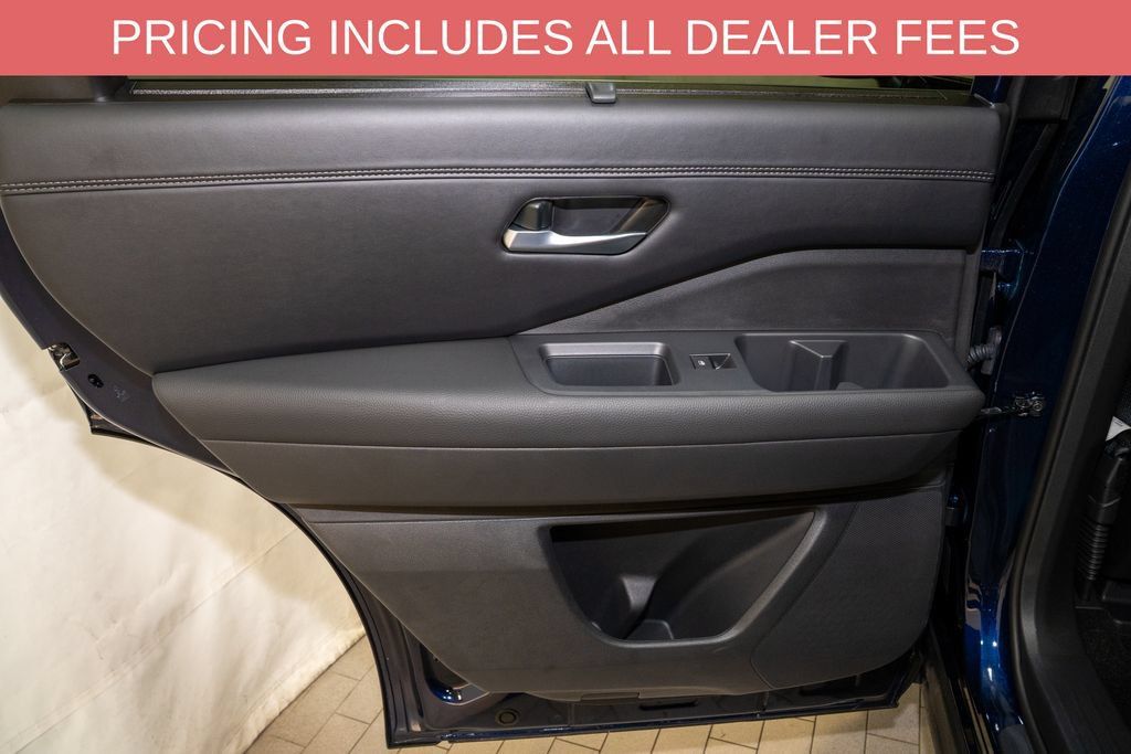 Used 2026 Nissan Pathfinder Platinum w/ Cargo Package AWD/4WD image 13