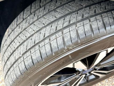 Used 2022 Ford Escape SE w/ SE Sport Appearance Package image 39