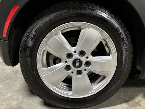 Used 2019 MINI Cooper 2-Door Hardtop w/ Storage Package image 39