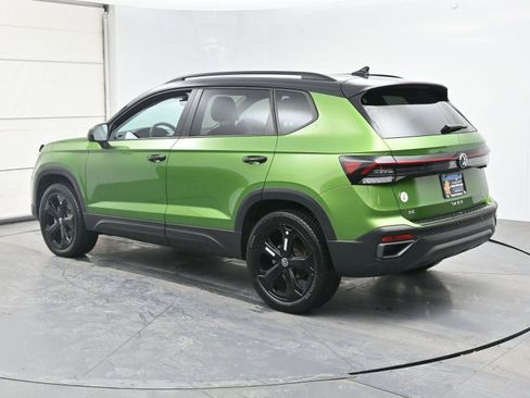 Certified 2025 Volkswagen Taos SE image 23