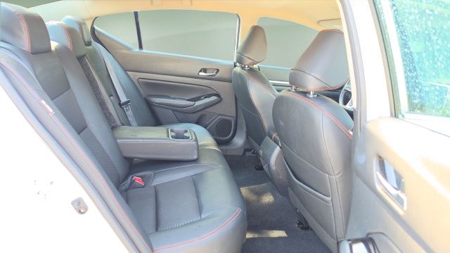 Used 2024 Nissan Altima 2.5 SR FWD image 14