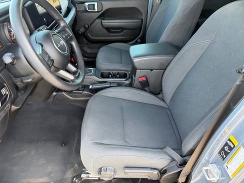 Used 2024 Jeep Wrangler Unlimited Sport AWD/4WD image 15