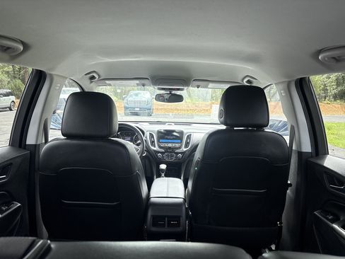 Used 2022 Chevrolet Equinox Premier FWD image 11