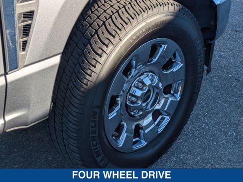 Used 2024 Ford F250 Lariat w/ Chrome Package image 12