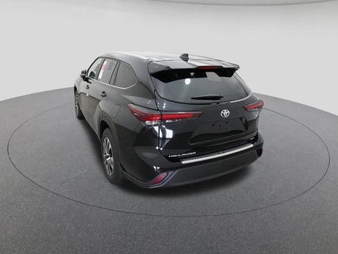 New 2026 Toyota Highlander XLE AWD/4WD image 6