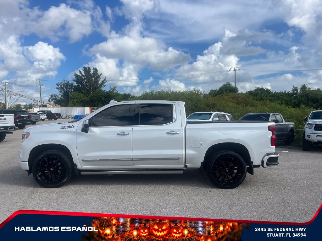Used 2023 Chevrolet Silverado 1500 High Country w/ Technology Package AWD/4WD image 4