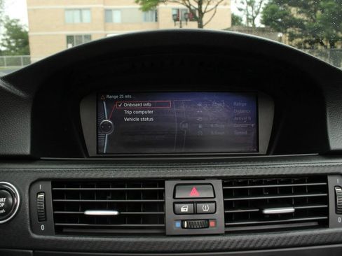Used 2011 BMW M3 Convertible RWD image 33