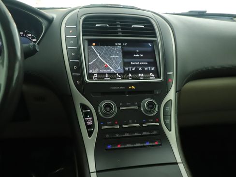 Used 2018 Lincoln MKX Reserve w/ Lincoln MKX Climate Package image 12