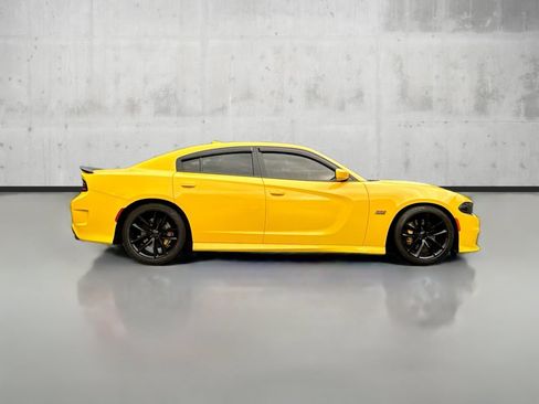 Used 2018 Dodge Charger R/T Scat Pack image 8