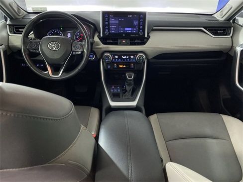 Used 2019 Toyota RAV4 XLE Premium image 26