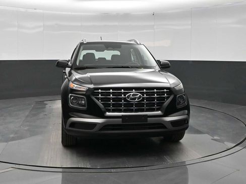 New 2026 Hyundai Venue SEL FWD image 2
