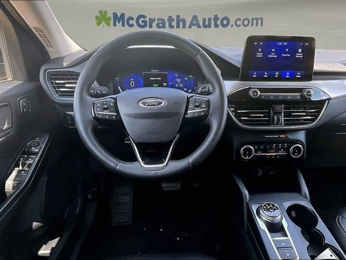 Used 2022 Ford Escape Titanium AWD/4WD image 8