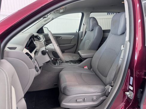 Used 2017 Chevrolet Traverse LT image 9