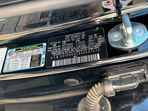 Used 2025 Kia Telluride S image 30