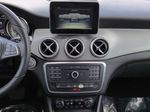 Used 2016 Mercedes-Benz GLA 250 image 18